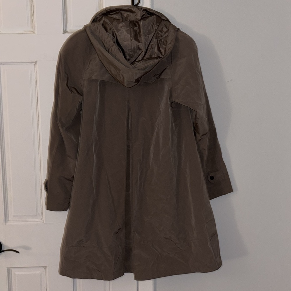 Spring Coat with hood and large pockets by Gallery NY Size Small - Picture 4 of 4